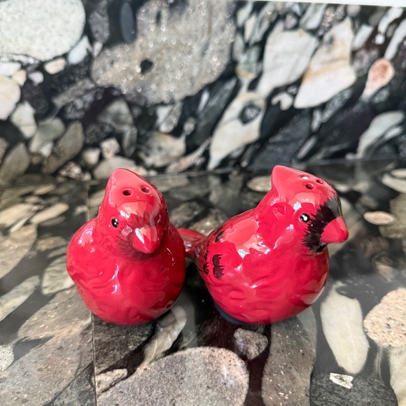 Salt & Pepper shakers - Picture 2 of 6